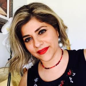 Meet your Posher, Lina